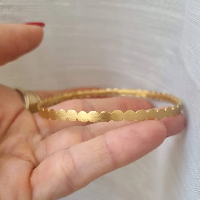 accessory 14K Gold Vintage Bangle Bracelet Etsy - EfratMakovJewelry $189