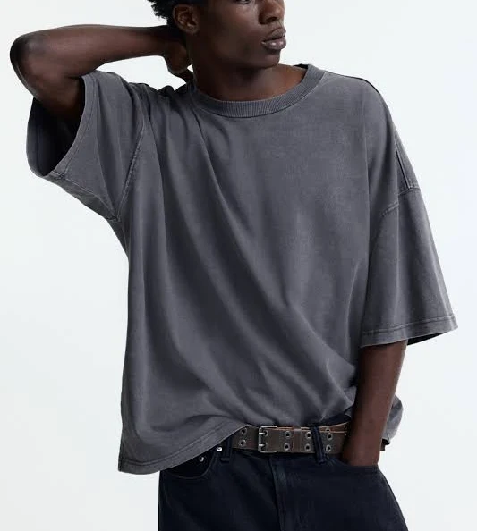 t-shirt H&M Men's Oversized-Fit T-Shirt H&M $29.99