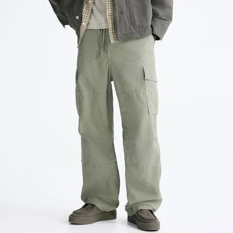 bottom H&M Men's Relaxed-Fit Cotton Cargo Pants H&M $37.99