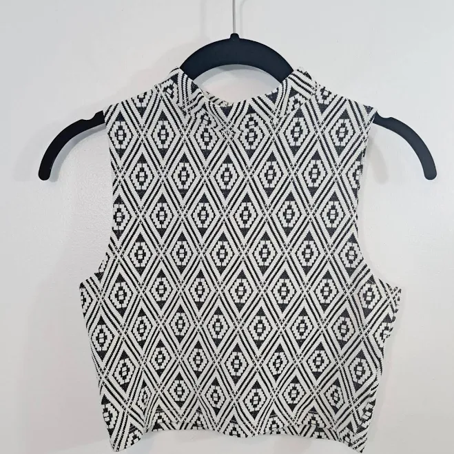 top Pimkie Women's Black White Geometric Print High Neck Cropped Shirt eBay - woiwodea $12.69