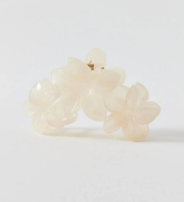 accessory Triple Aria Flower Claw Clip Urban Outfitters $15