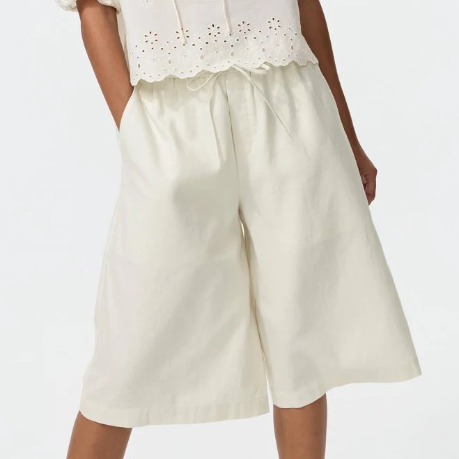 pants UNIQLO Women's Linen Blend Culottes uniqlo.com/us $39.9