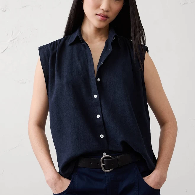 top Women's Linen-Blend Pleated Shirt Banana Republic Factory $42