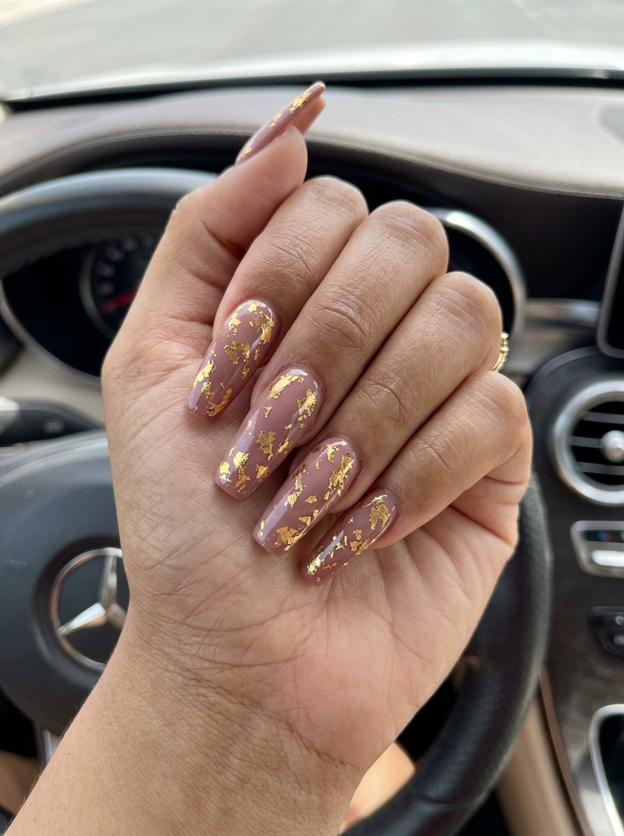 Gilded Flare Accent nails: June manicure ideas - summer trends 2026. Glamorous and bold for parties.