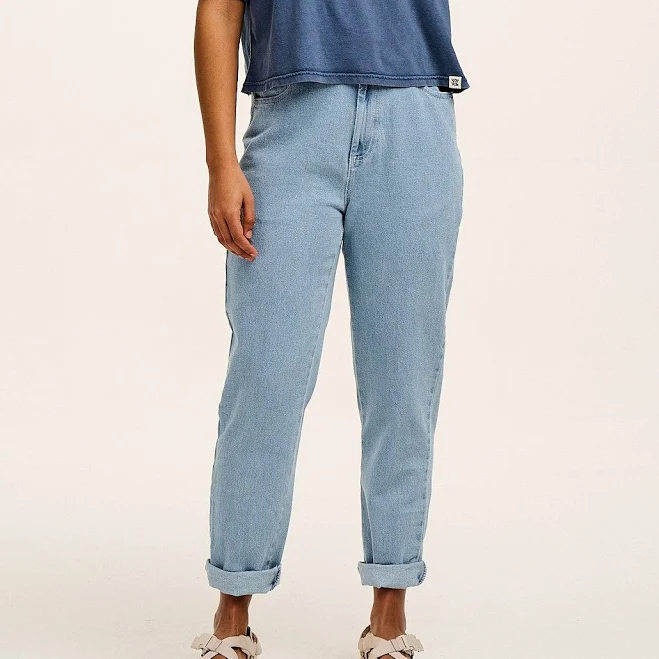 jeans Lucy & Yak Dana Mom Denim Jeans in Light Wash Blue Lucy & Yak $33